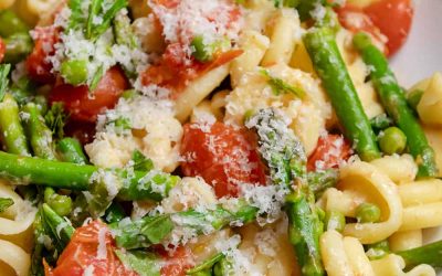 Pasta with Asparagus and Basil